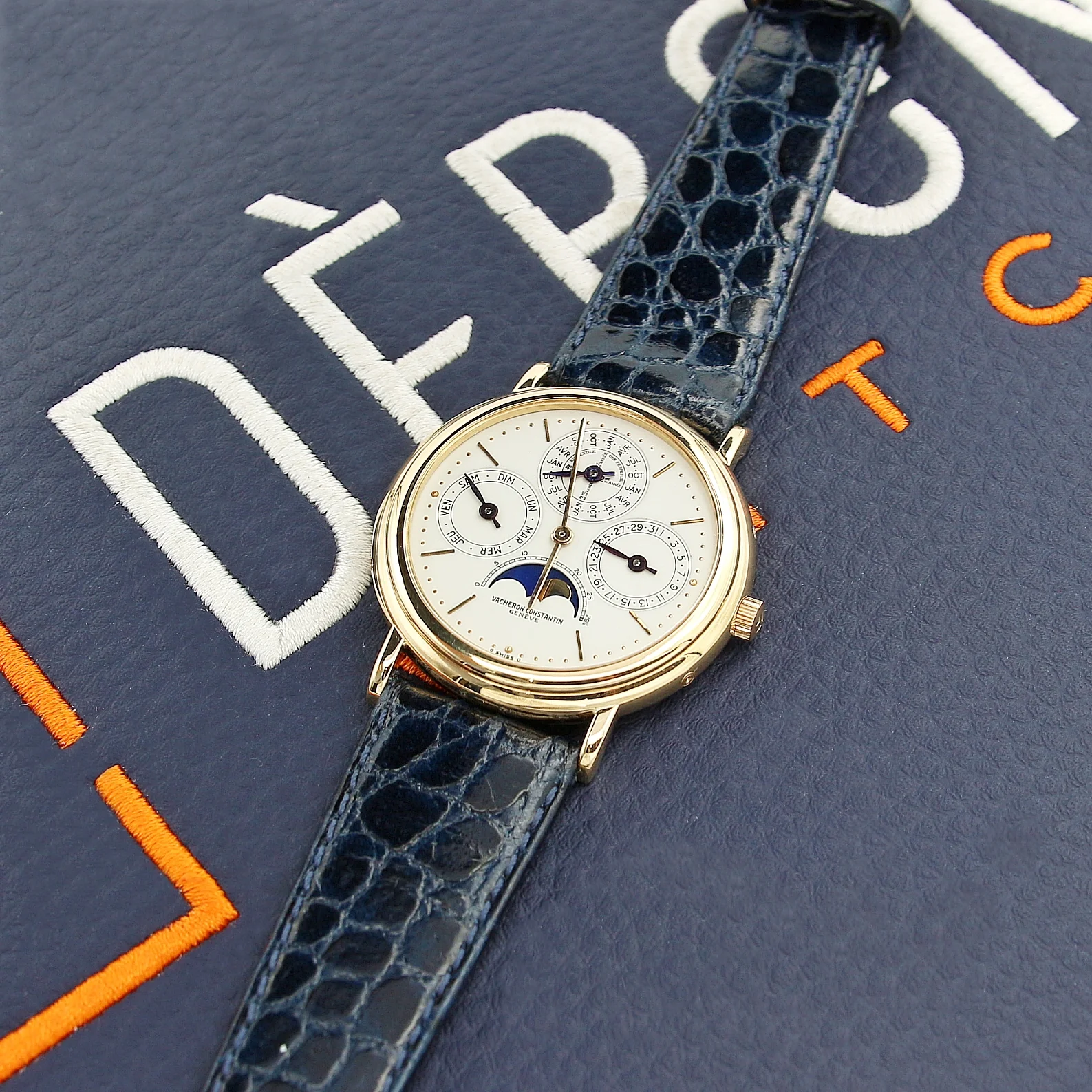 Vacheron Constantin Patrimony Perpetual Calendar 18K Yellow Gold Automatic ref. 43031 - Image 3